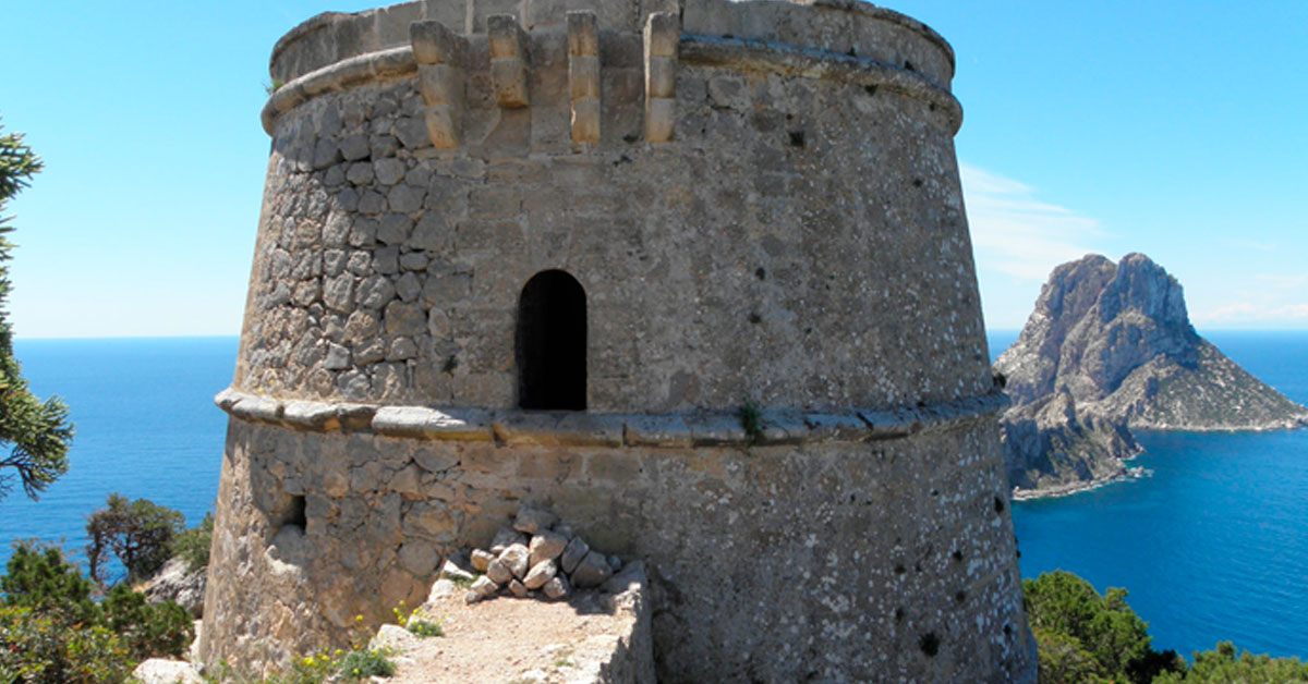 ibiza defence towers torre savinar pirata